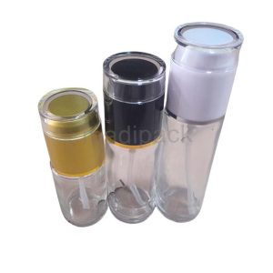 Bouteilles en verre transparent avec pompe